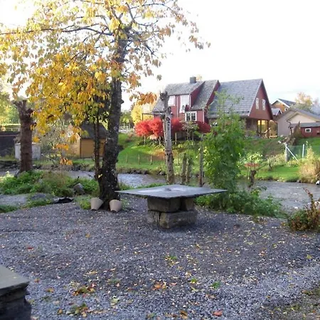 Trolltunga, Jondal, Sommerski * Jondal